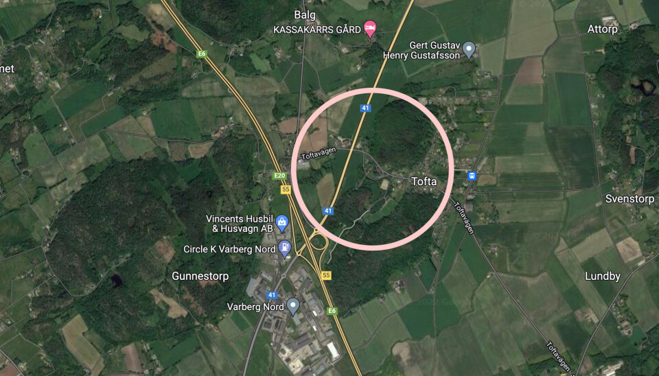 Olyckan skedde i höjd med Tofta längs riksväg 41. Olyckan skedde i höjd med Tofta längs riksväg 41.