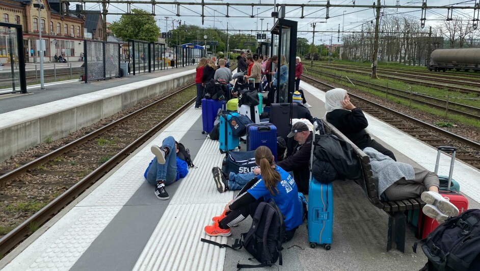 Ett Öresundståg fick evakueras på söndagen i Varberg efter att säkerhetssystemet slagits ut. Ett Öresundståg fick evakueras på söndagen i Varberg efter att säkerhetssystemet slagits ut.