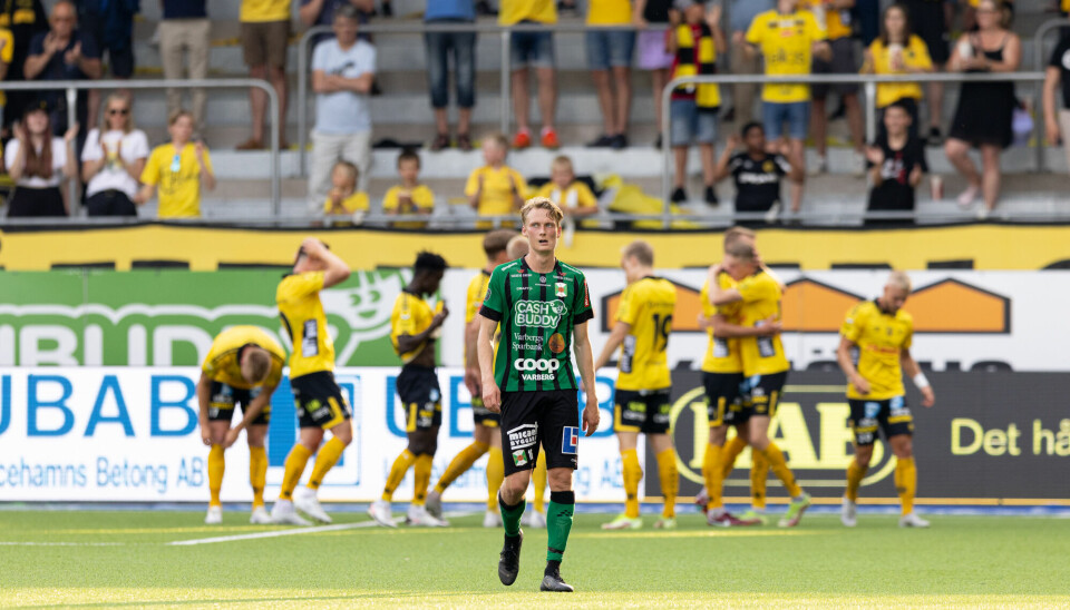 Två mål från Alexander Johansson räckte inte för säker mark när Degerfors klarade oavgjort mot Malmö på bortaplan.