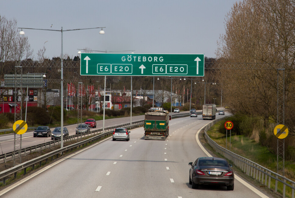 En man dömdes för grov olovlig körning samt hastighetsöverträdelse på E6 efter att ha kört i 175 km/h. En man dömdes för grov olovlig körning samt hastighetsöverträdelse på E6 efter att ha kört i 175 km/h.