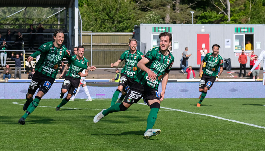Winbo firar sitt avgörande mål mot Degerfors. Winbo firar sitt avgörande mål mot Degerfors.