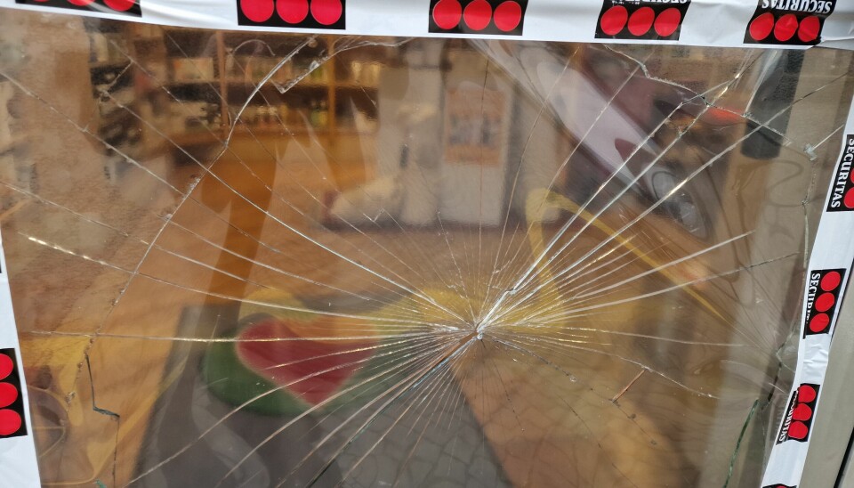 En hälsokostbutik på Kungsgatan blev utsatt för skadegörelse igår kväll.
