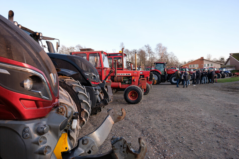 20230213 Munkagårdsgymnasiets traktortåg som åkte genom Tvååker och Varberg.Foto: Johan Borehed / Varbergs Tidning