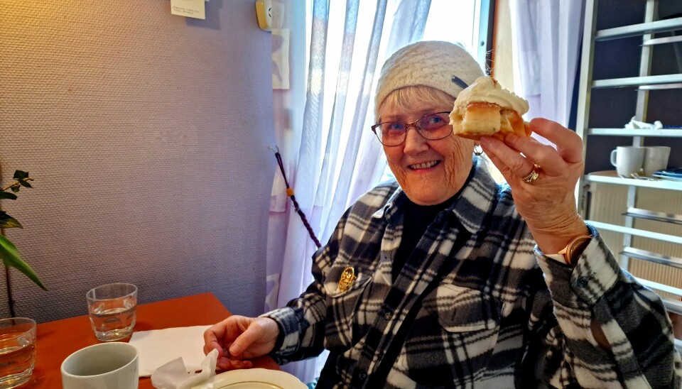 Monika Svedman brukar äta ett par semlor per säsong. 'Nu får det vara bra. Även om det är väldigt gott', säger hon.