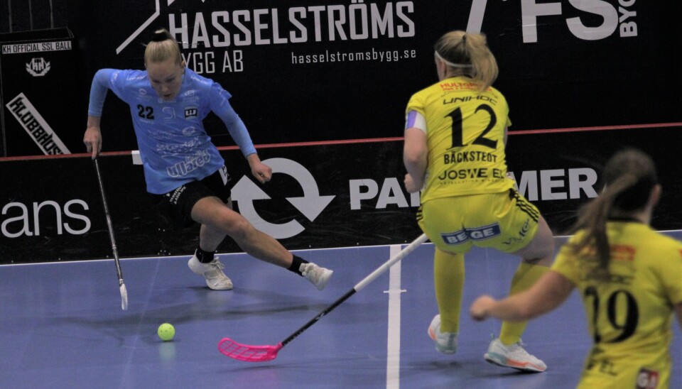 Amanda Ahola i ett offensivt försök Amanda Ahola i ett offensivt försök