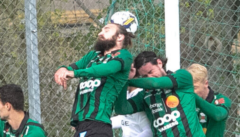 Oskar Sverrisson och Robin Tranberg försvarar reviret. Oskar Sverrisson och Robin Tranberg försvarar reviret.