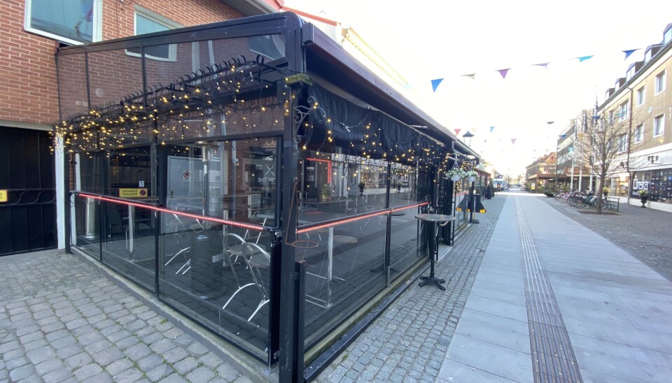 Krögarna i centrala Varberg kommer att kunna låta sina uteserveringar stå kvar även kommande vinter. Krögarna i centrala Varberg kommer att kunna låta sina uteserveringar stå kvar även kommande vinter.