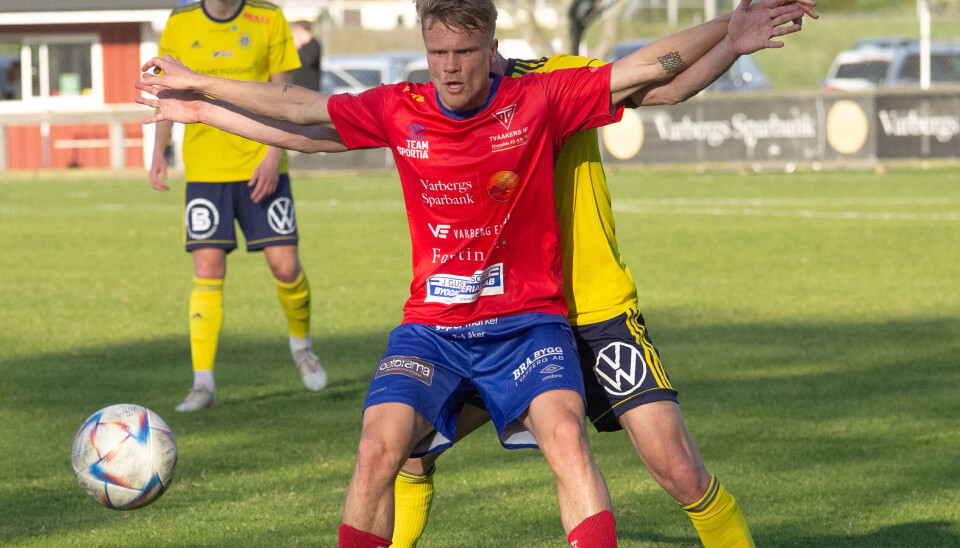 Tvååkers Isak Petersson håller undan Tvååkers Isak Petersson håller undan