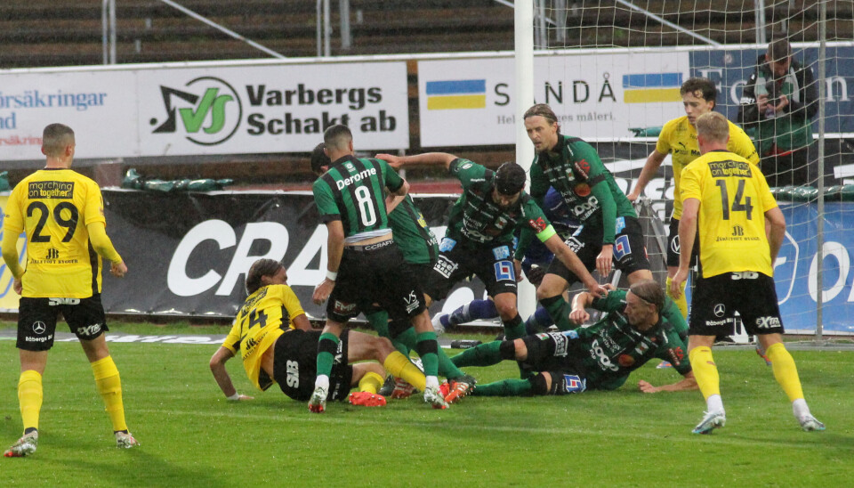 Röra i försvaret. Röra i försvaret.