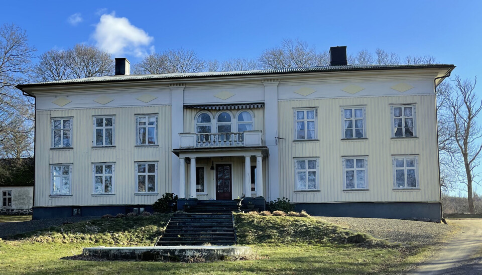 Torstorps gård i Grimeton har anor sedan medeltiden. 'Det sitter i väggarna' lyfter fram historiken kring huset. Torstorps gård i Grimeton har anor sedan medeltiden. 'Det sitter i väggarna' lyfter fram historiken kring huset.