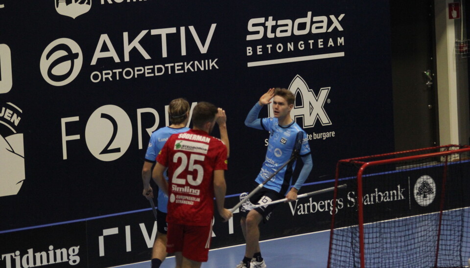 Filip Erheden gjorde 4-0 direkt i andra perioden. Filip Erheden gjorde 4-0 direkt i andra perioden.